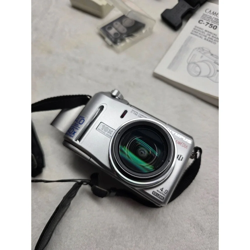 Olympus Camedia C-750 Ultra Zoom 4MP Digital Camera Bundle Silver Y2K Vintage